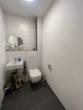 Gäste - WC - Erdgeschosswohnung mit Gemeinschaftsgarten, Außenstellplatz und Tiefgaragenstellplatz – Zentrumsnah
