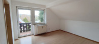 Küche 1.1 - unmönliert - Gemütliche Dachgeschosswohnung mit Balkon
