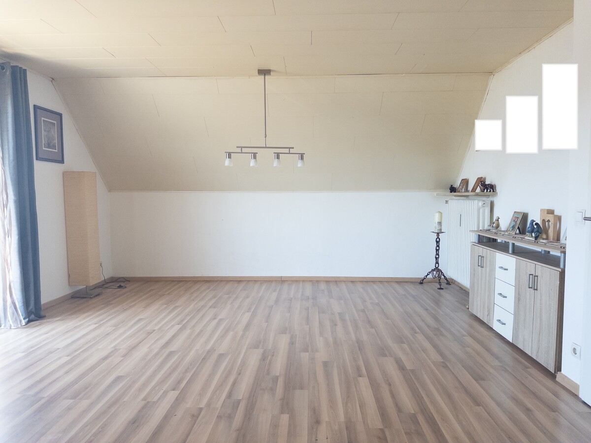 Wohnzimmer mit Essbereich - Wohnung DG