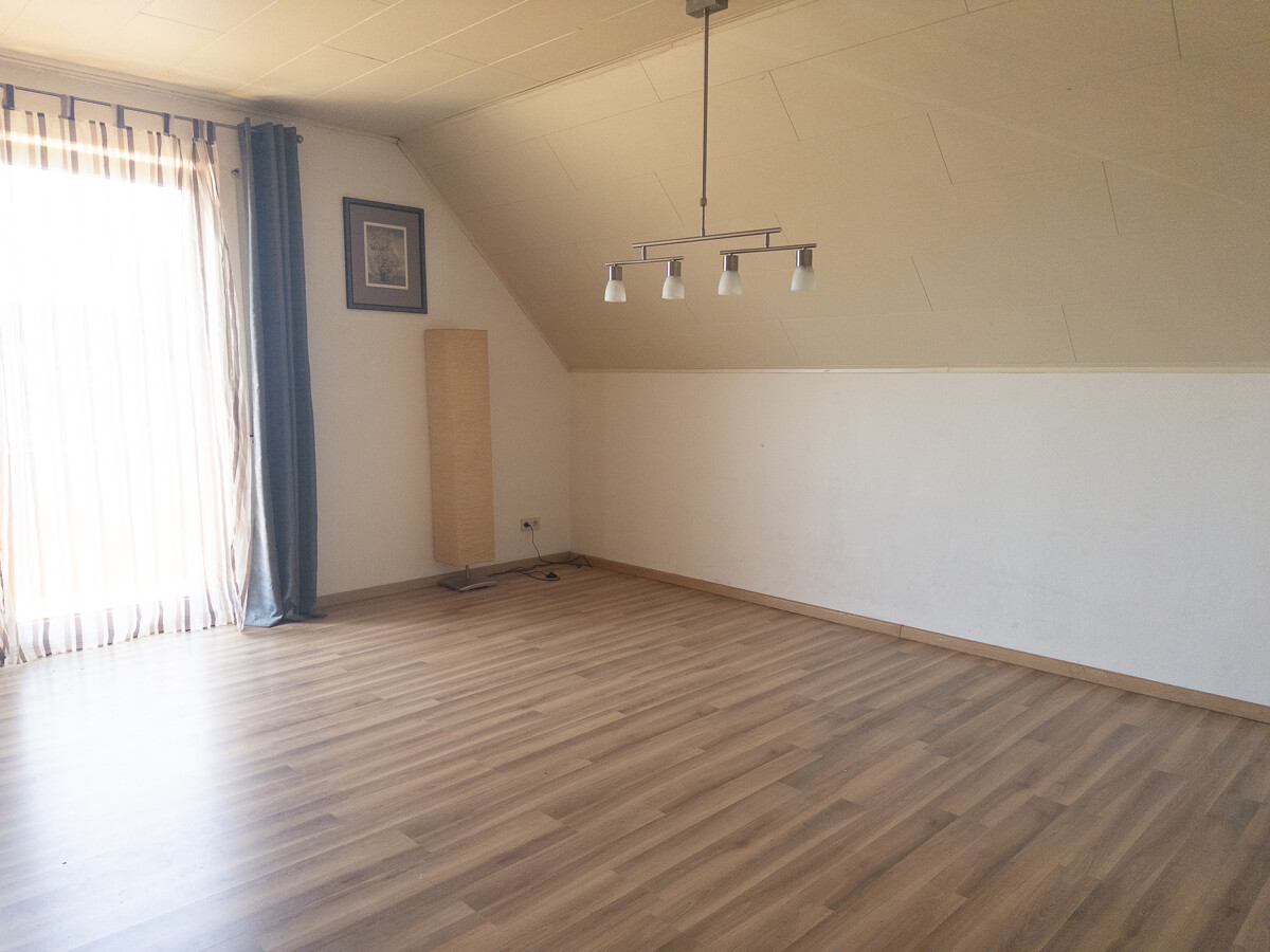 Essbereich im Wohnzimmmer - Wohnung DG