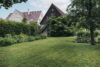Ein Traum (der wahr werden kann) - wunderschönes Architektenhaus mit großem Garten - Blick Garten zum Freisitz