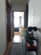 Blick vom Zimmer 2 richtung Bad (links) und Schlafzimmer