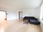 Wohnzimmer - 2 ZKB Gartenwohnung mit Einbauküche und TG-Stellplatz am Südhang in Donauwörth