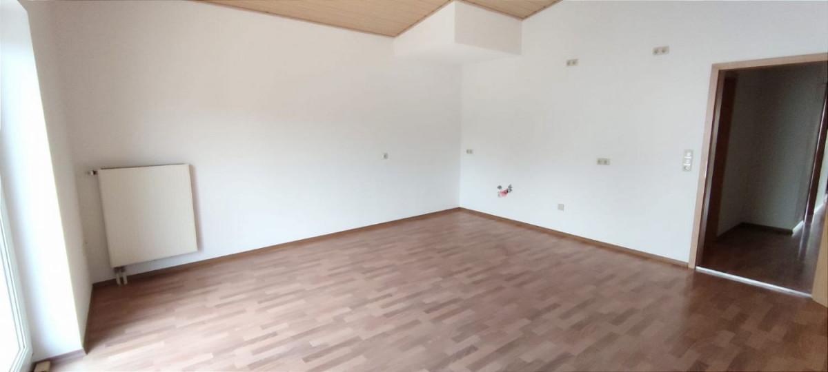 offener Koch-Wohnbereich - Blick auf Küche