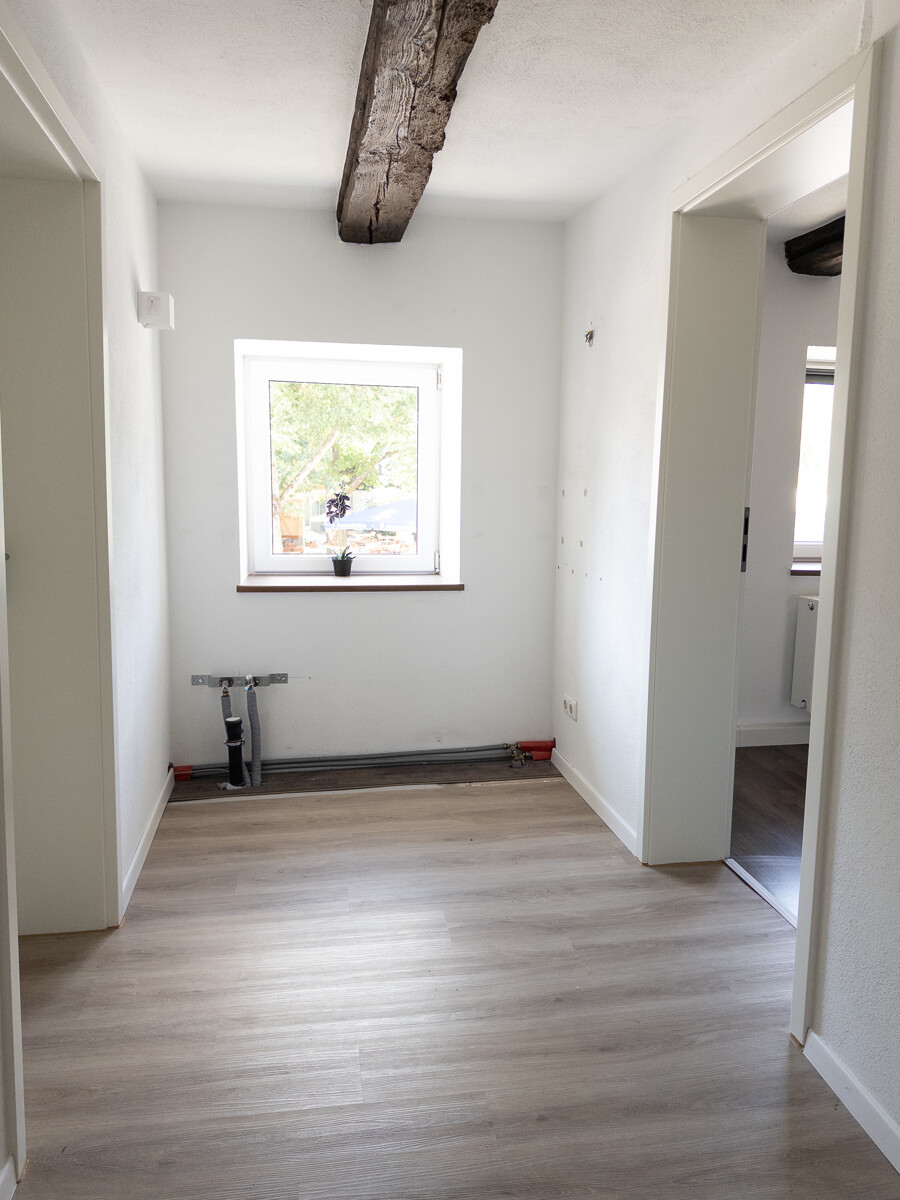 Blick vom Eingangsbereich in den Flur