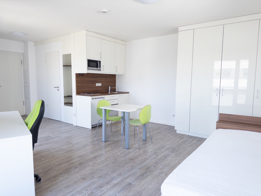 Möbliertes 1-Zimmer-Appartement mit Balkon für Studenten oder Vollzeitschüler!, 86159 Augsburg, Wohnung