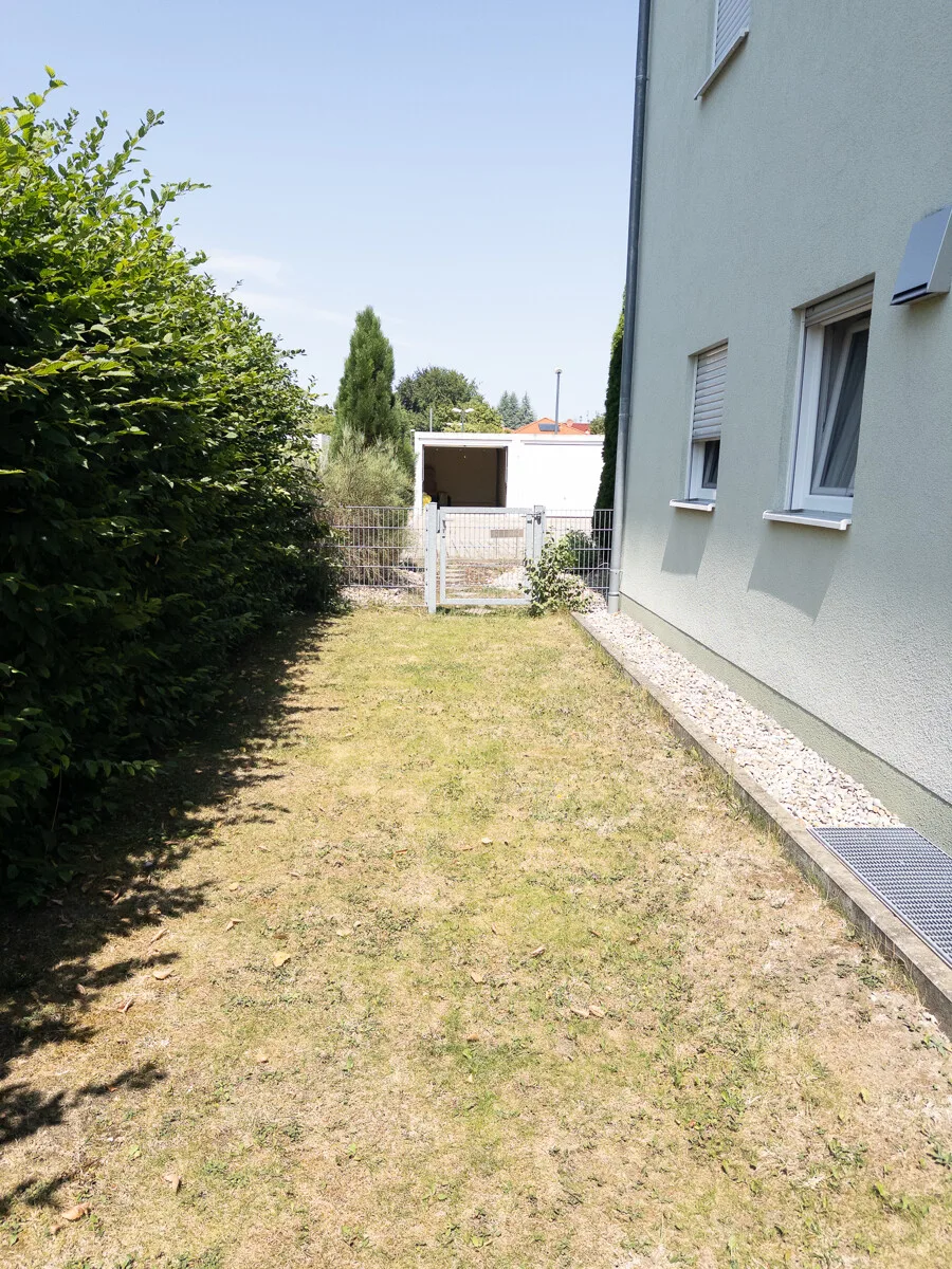Garten - Blick zum Gartentürchen