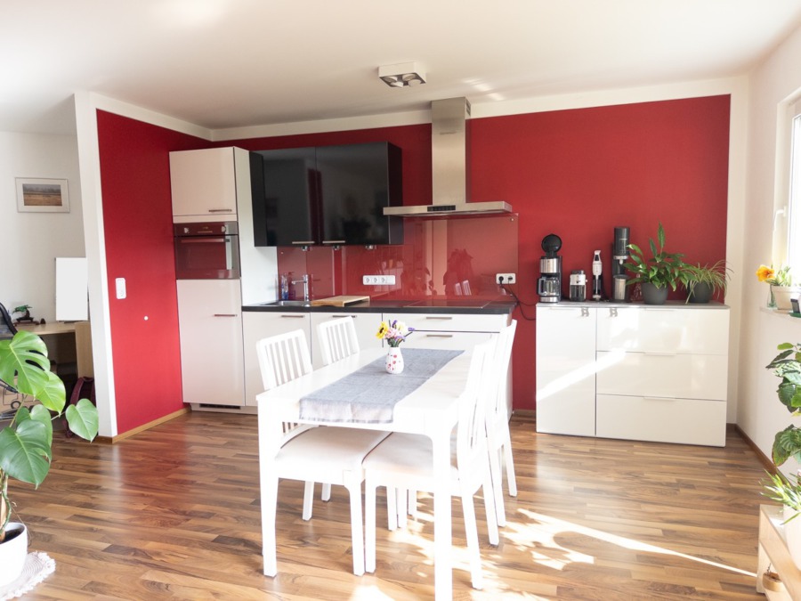 Schöne 2-ZKB mit Einbauküche, Balkon und Stellplatz in der Tiefgarage, 86609 Donauwörth, Etagenwohnung