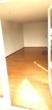 Wohnzimmer - Dachgeschosswohnung mit Einbauküche und Balkon