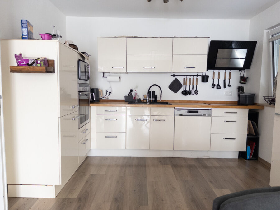Schöne 3-ZKB mit großem Balkon! Zzgl. Garage und Stellplatz, 86647 Frauenstetten, Wohnung